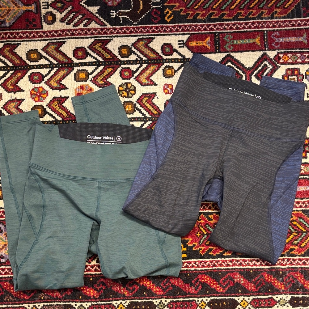 2 Outdoor Voices Leggings in Green and Black/Blue